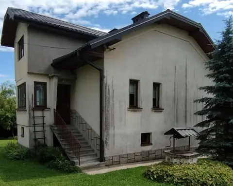 Zakończyliśmy kolejną modernizację w miejscowości Kwiatonowice - Wymiana okien oraz docieplenie budynku