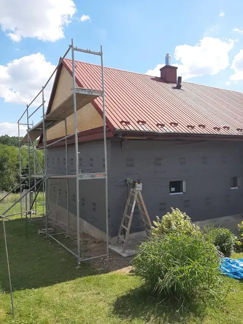 Gmina Dębno - modernizacja drewnianego domu - okna , elewacja , strop