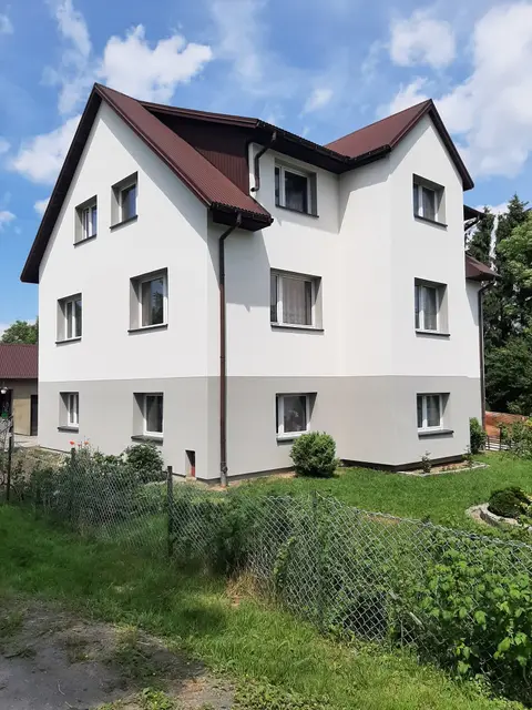 Realizujemy kolejną modernizację - gmina Uście Gorlickie , docieplenie budynku oraz wymiana kotła