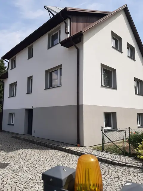 Realizujemy kolejną modernizację - gmina Uście Gorlickie , docieplenie budynku oraz wymiana kotła