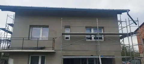 Realizacja Econord - gotowa elewacja domu z nowym tynkiem i dociepleniem (28)