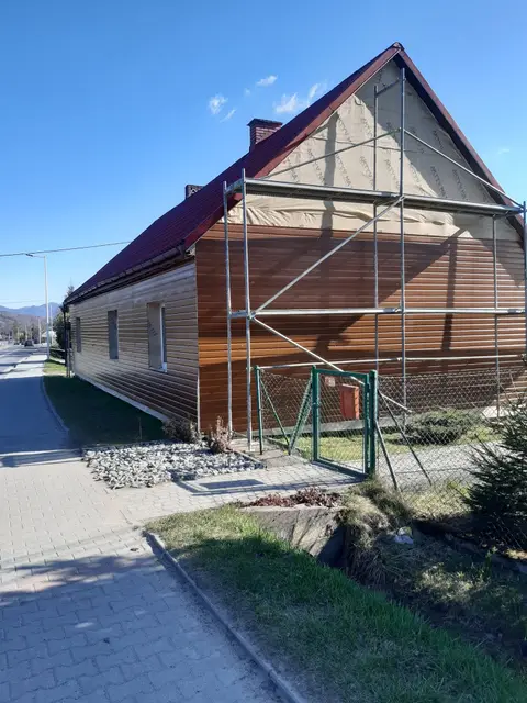 Realizacja Econord - montaż i prace elewacyjne podczas docieplenia domu (50)